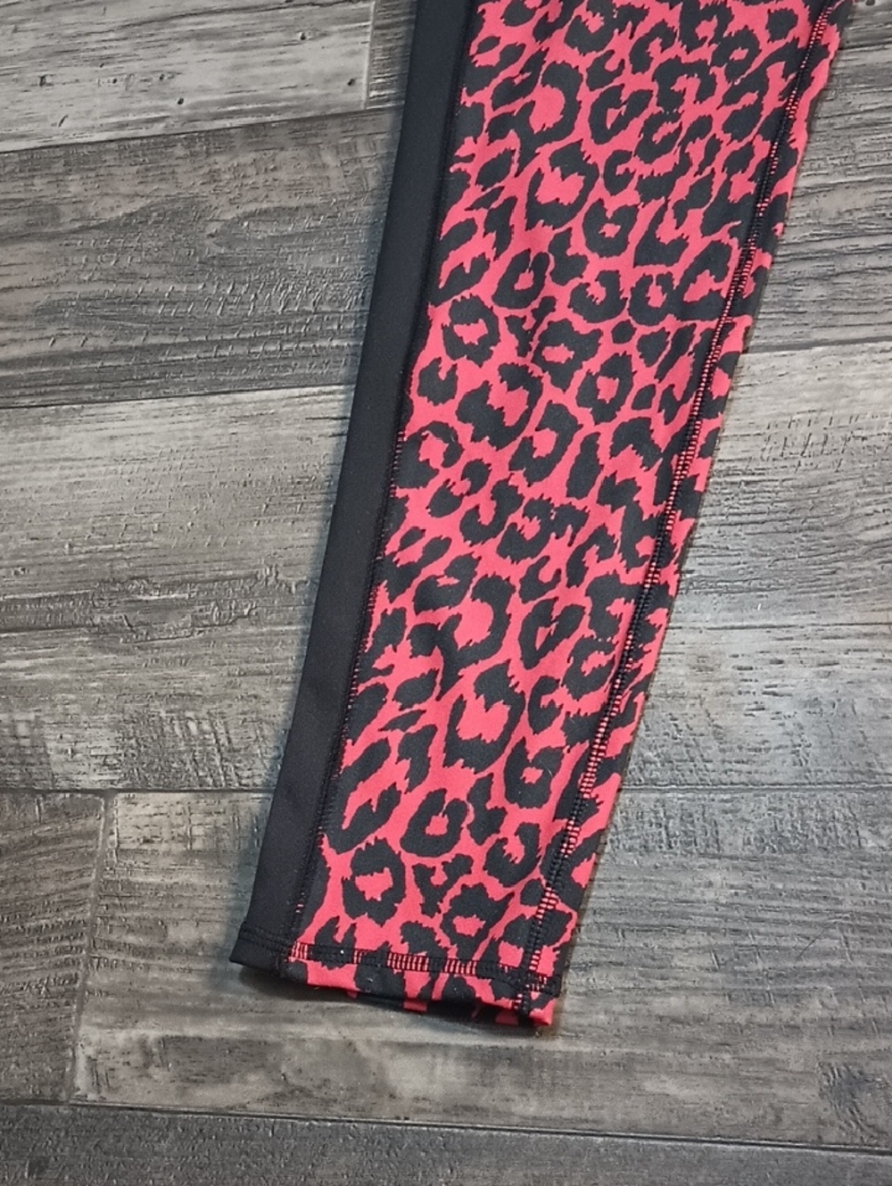 New York & Company Leopard Print Leggings - Picture 10 of 11